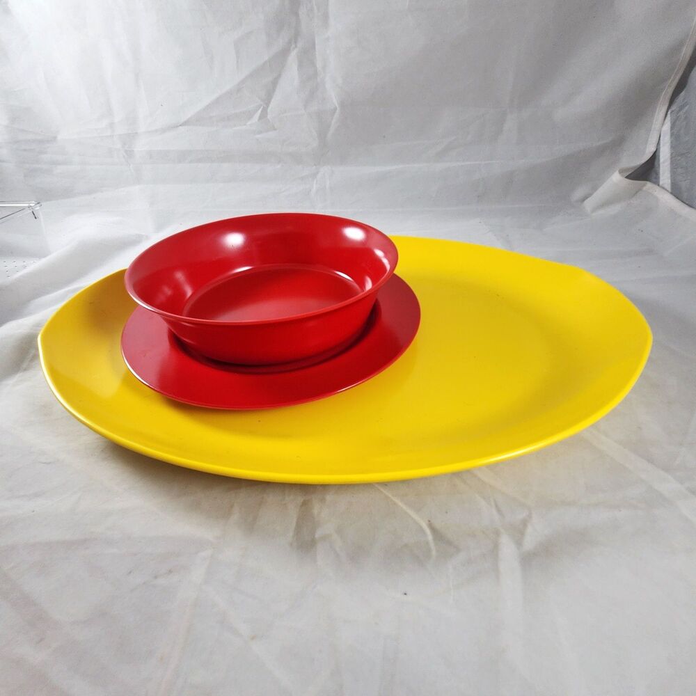 10 pieces Vintage Oneida Melamine 4 Red Bowls & Plates 2 Yellow Trays